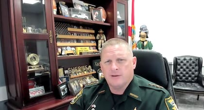 El sheriff del condado de St. Johns, Robert Hardwick, dijo que su departamento tiene el deber de asociarse con los funcionarios federales
