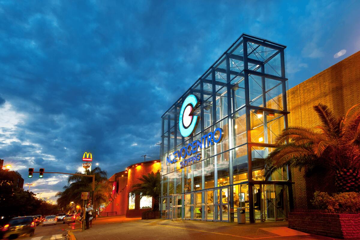 El shopping en donde fueron detenidos los adolescentes.
