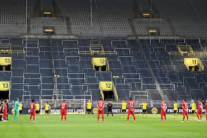El Signal Iduna Park, vacio y silencioso, recibió Der Klassiker
