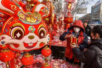 El signo del conejo -que constituye el cuarto de los 12 animales del zodíaco chino- representa destreza, ingenio y prosperidad en la cultura china.