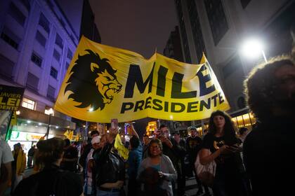 El símbolo de los libertarios, con la silueta del león