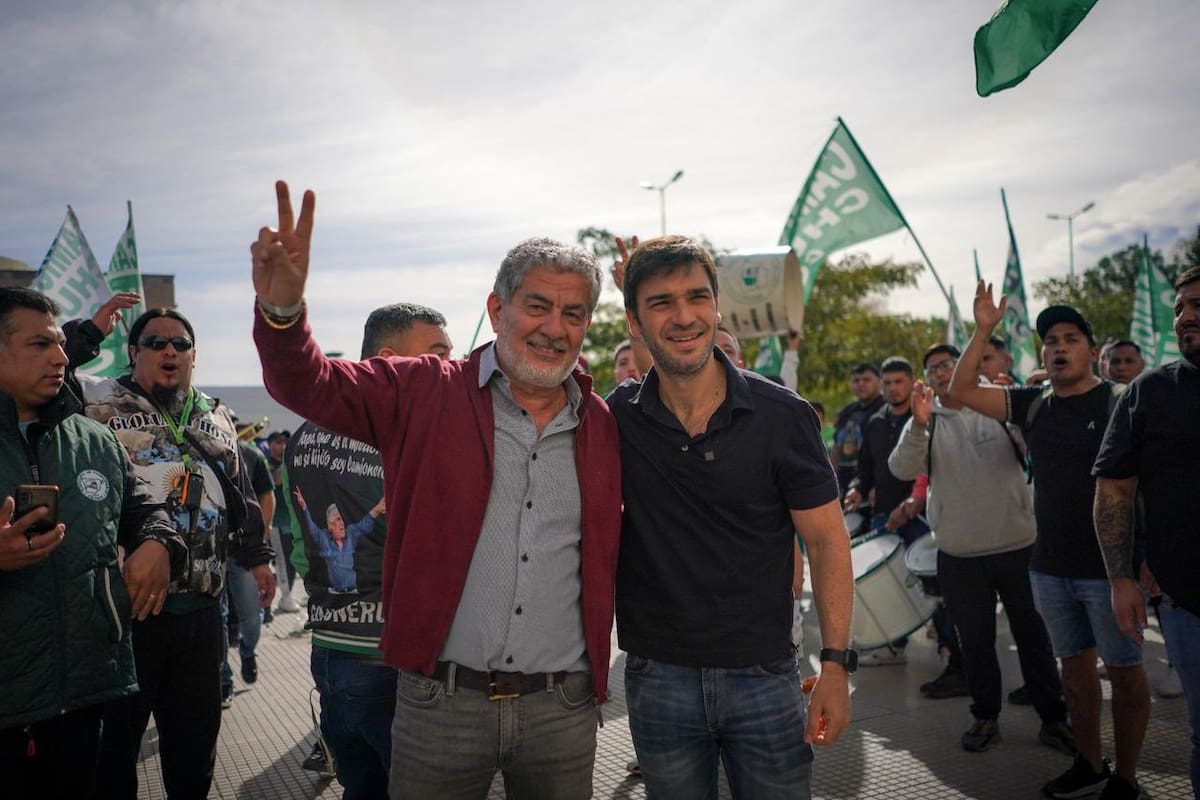El sindicalista Jorge Taboada, número dos de Hugo Moyano en la Federación de Camioneros, y el gobernador de Chubut, Ignacio Torres
