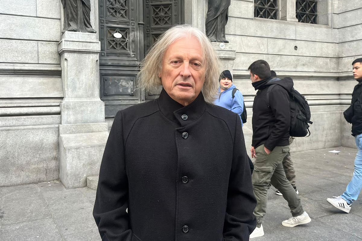 El sindicalista Rubén Pollo Sobrero tras una reunión con Victoria Villarruel en el Senado