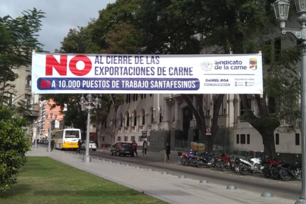 El sindicato de la carne de Santa Fe manifestó con pasacalles en esa ciudad su preocupación por el cierre de las ventas al exterior