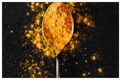 El síndrome de ovario poliquístico y los alimentos que no pueden faltar para mejorar tu salud