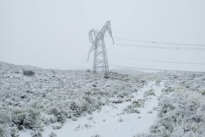 La reposición de estas torres llevará tiempo porque "están ubicadas en una zona de muy difícil acceso"