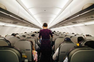 Tiene 101 años y cada vez que vuela una aerolínea la confunde con un bebé