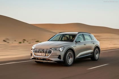El sistema de Audi se llama Audi Connect