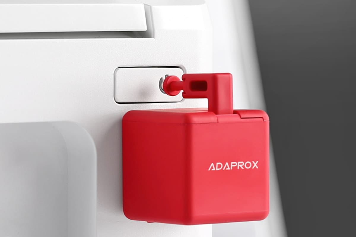 El sistema de Fingerbot permite activar botones o interruptores de luces o electrodomésticos que no tienen conexión a Internet