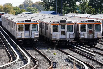 El sistema de metro de Filadelfia abarca 286 estaciones y transporta a 17.9 millones de pasajeros anualmente