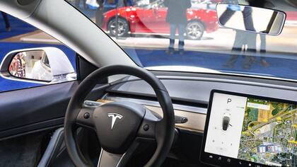 El sistema de piloto automático de Tesla tiene componentes de inteligencia artificial.