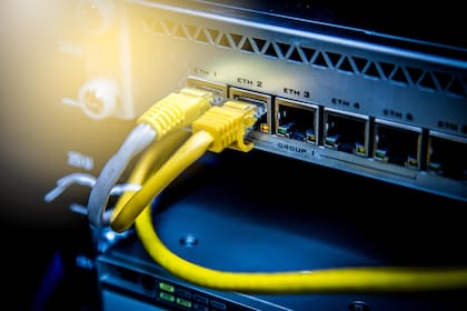 El sistema de redes para la distribución de los aberrantes archivos utilizado por el médico del Garrahan se conoce como Peer to Peer