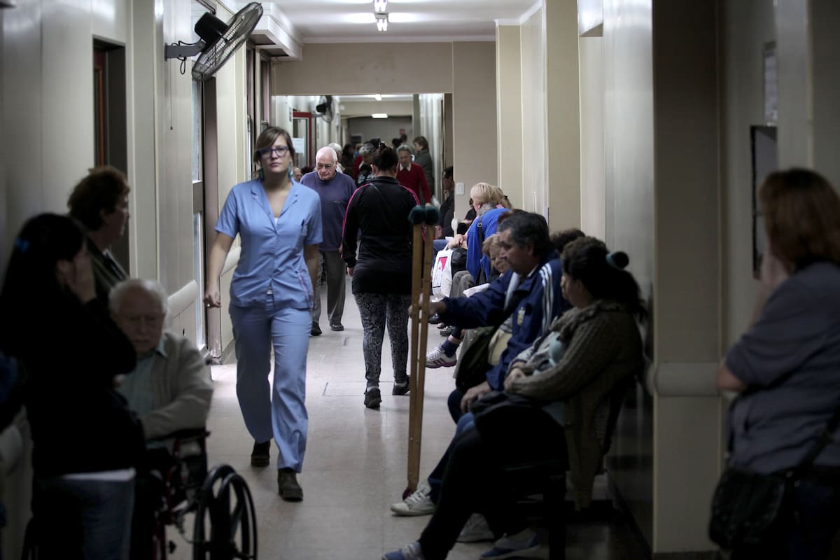 El sistema de salud está segmentado y, como ocurre también en otros países, el tipo de coberturas se vincula con la situación laboral