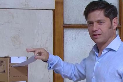 “El sistema es robusto, no falló nunca y así va a seguir”, enfatizó Axel Kicillof luego de votar