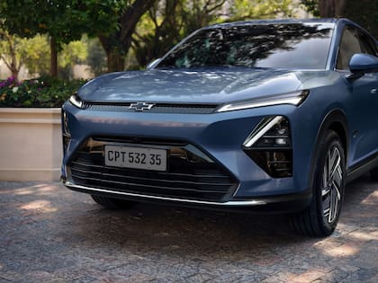 El sistema híbrido entrega 204 CV y 310 Nm de torque, pensado tanto para la ciudad como para la ruta.