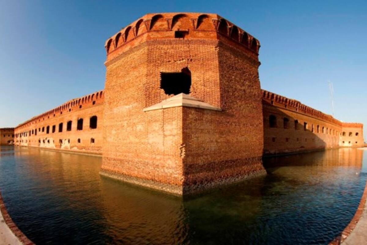 El sitio de Florida que está en su mayoría cubierto por agua y es ideal para los turistas