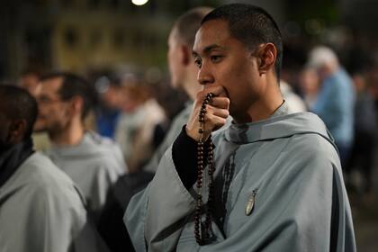 El sitio de la sepultura del papa refleja su vida "humilde"; los pobres de Roma le rendirá