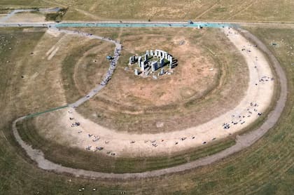 El sitio neolítico del sudoeste de Inglaterra, que atrae a millones de turistas, quedó abrasado y árido