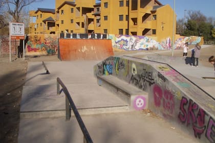 El espacio para practicar skateboarding fue creado mediante Ordenanza municipal en 2010. Crédito: Señales.com.ar