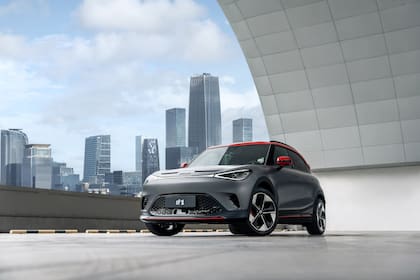 El smart #1 es un SUV de 4,27 metros de largo y se ofrece en cuatro versiones