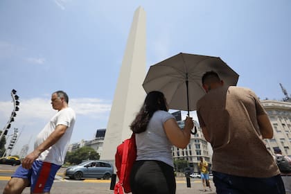 El SMN aconseja no exponerse al sol y beber agua, entre otras recomendaciones
