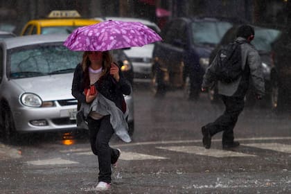El SMN renovó la alerta por tormentas fuertes y ráfagas para la Capital y Buenos Aires
