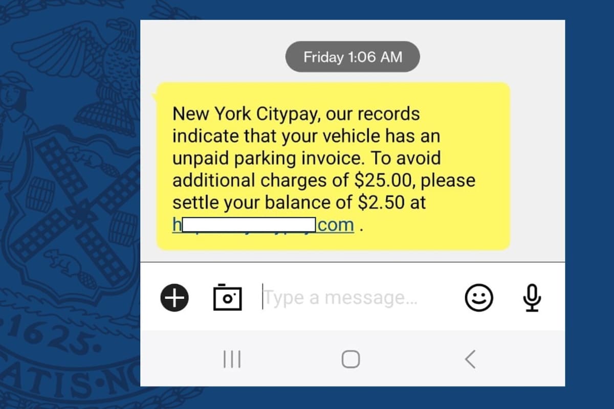 El SMS que reciben los residentes de Nueva York alertándolos de una supuesta deuda de tránsito inexistente (X/@NYCMayorsOffice)
