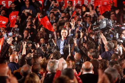 El socialista Sánchez cerró ayer su campaña en Valencia