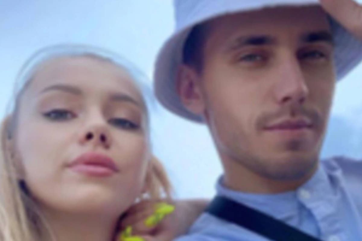 El soldado ruso Roman Bykovsky, de 27 años, y su esposa Olga Pinyasovaya