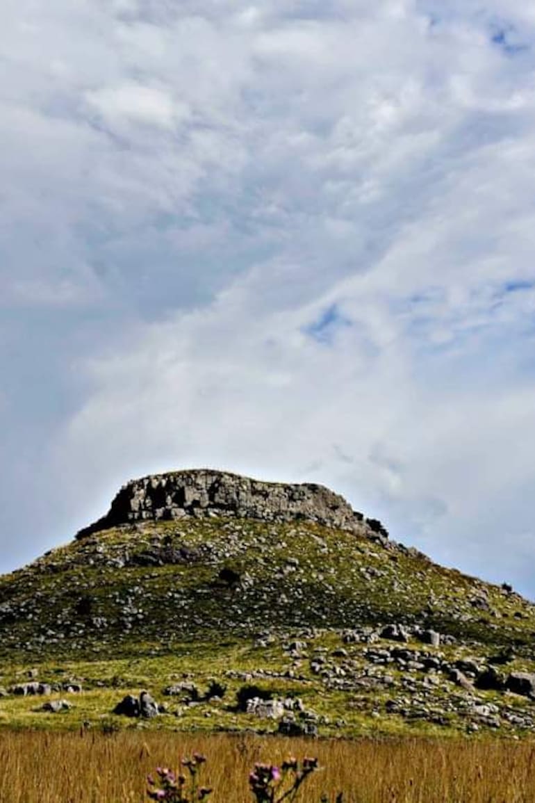 El Sombrerito, uno de los cerros emblemáticos de Barker, en Benito Juárez