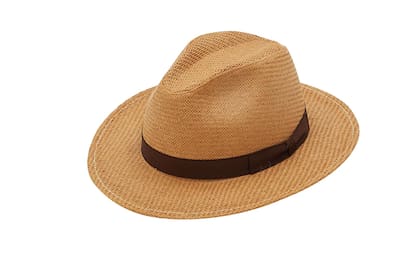 El sombrero Rochas, amigo fiel a la hora de protegerse del sol y de imprimir elegancia veraniega.