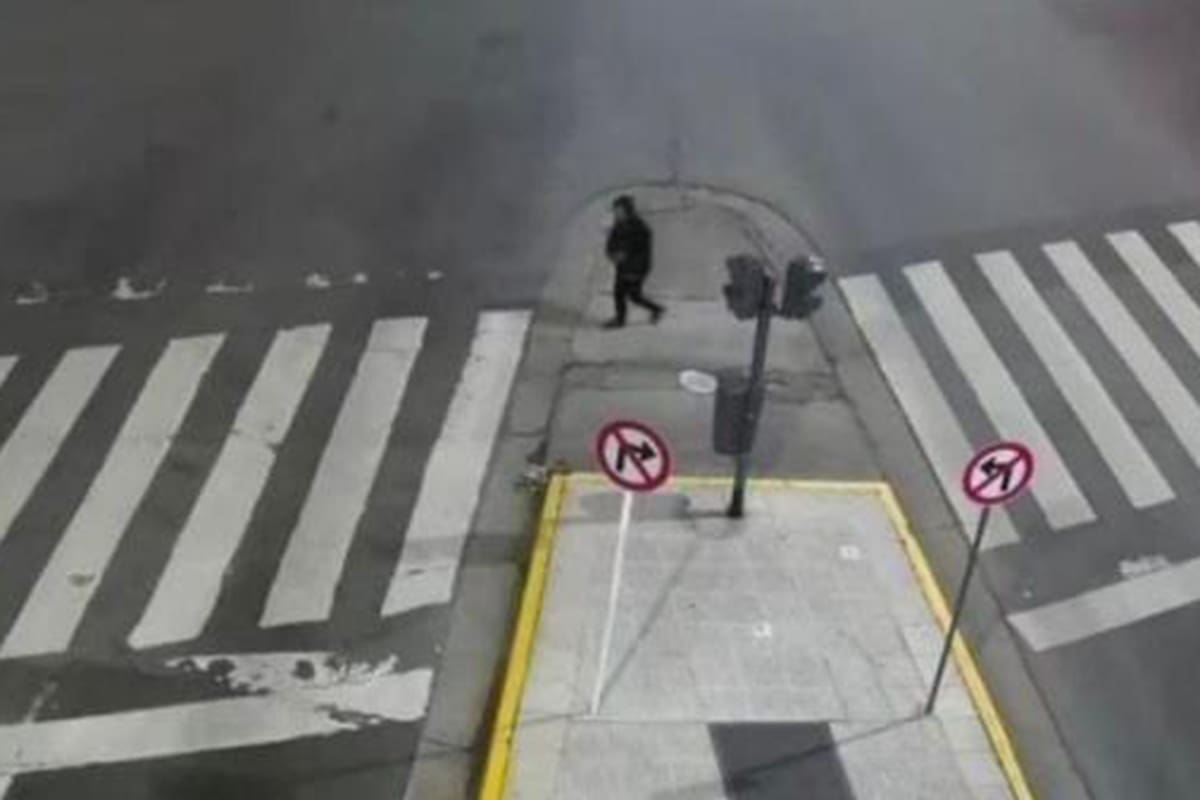 El sospechoso captado por cámaras de seguridad