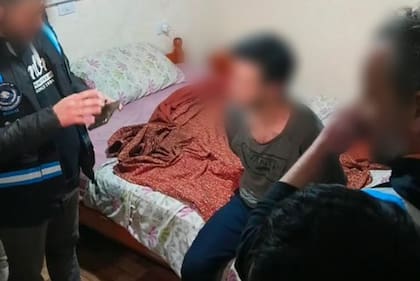 El sospechoso fue detenido por detectives de la Policía de la Ciudad y personal de la Policía de Córdoba