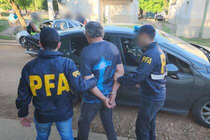 Detuvieron a un hombre que abusó durante 30 años a su hija, con la que tuvo dos hijos - Image 3