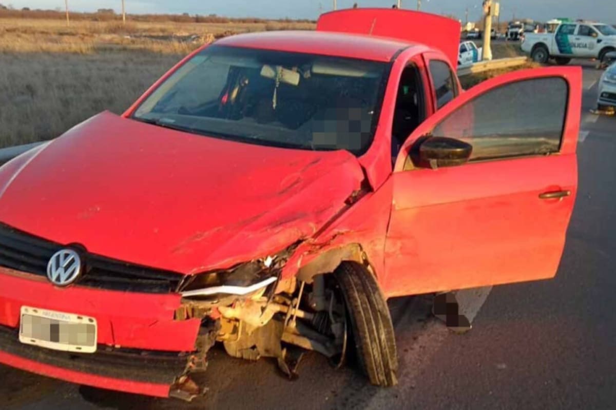 El sospechoso viajaba junto a otro joven a bordo de un auto Wolksvage Voyage