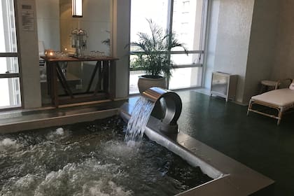 El spa del Alvear Icon tiene vistas a la Reserva Ecológica