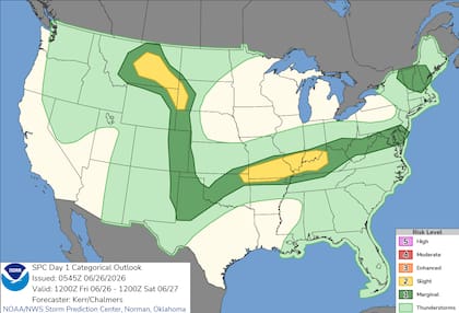 El SPC advierte que, además de las lluvias, el frente llevará ráfagas destructivas, granizo de gran tamaño y el riesgo latente de tornados aislados