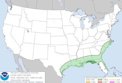 El SPC destacó un “riesgo marginal” de tormentas severas sobre sectores de la franja costera del Panhandle de Florida entre la noche del lunes y la madrugada del martes