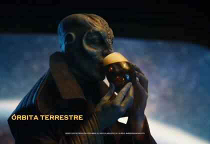 El spot de Branca relata que la argentinidad llegó hasta los extraterrestres de la mano del fernet.