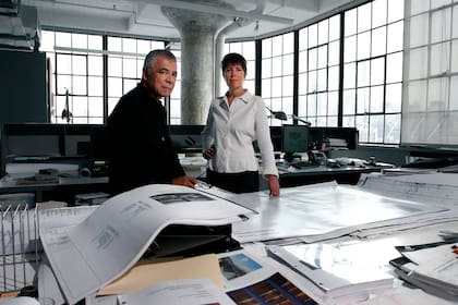 El Sr. Scofidio y la Sra. Diller en 2007. Su éxito se produjo a pesar de su tendencia a tratar una comisión no como una oportunidad de cumplir las órdenes de un cliente, sino como una oportunidad de cuestionar sus objetivos