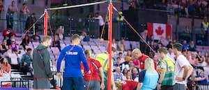 La impactante caída de un gimnasta inglés durante los Juegos de la Commonwealth que enmudeció al estadio
