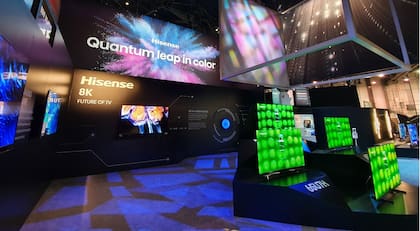 El stand de Hisense en la CES 2022, con su pantalla laser 8K