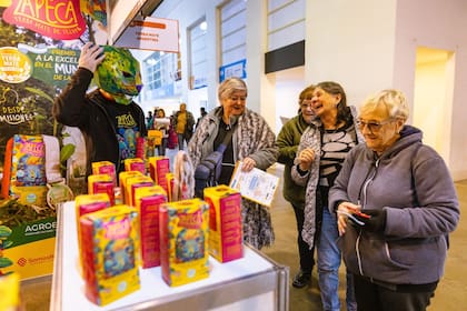 El stand de la yerba mate de selva Zapecá, de Misiones