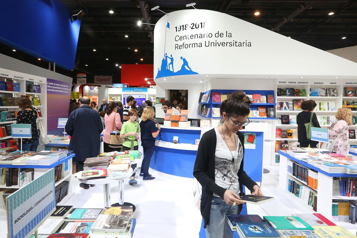 El stand que aglutina las editoriales universitarias