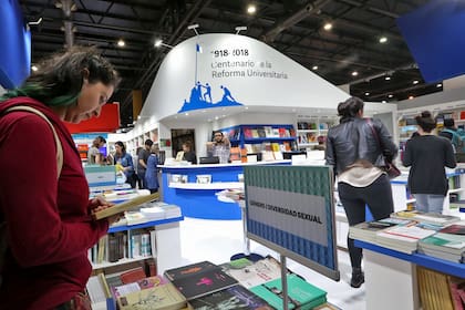 El stand que aglutina las editoriales universitarias