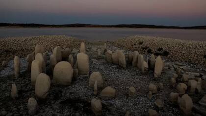 El "Stonehenge español" fue sumergido por el gobierno de la época de Franco, pero el dolmen vuelve a estar a la vista
