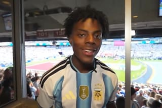 Speed dijo presente con la camiseta de la Argentina en el duelo ante Suiza y se cruzó con los hinchas