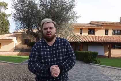 El streamer español Ibai Llanos alquiló una mansión en las afueras de Barcelona para producir sus contenidos