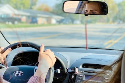 El stress al volante que les genera el tránsito está retrasando los pedidos de licencias de conducir por parte de los más jóvenes