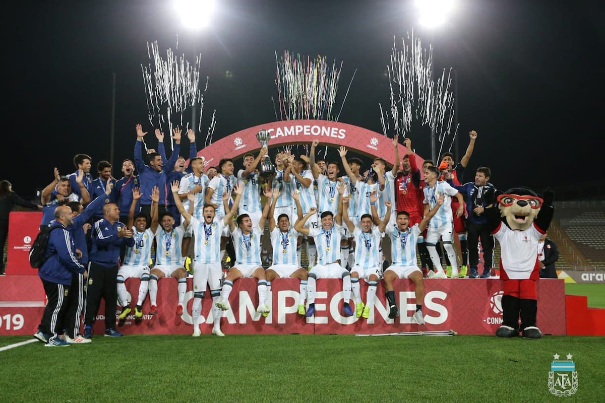 El sub 17 se coron+o campeón después de perder 4 a 1 con Ecuador